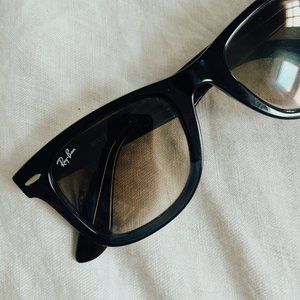 Ray-Ban Original Wayfarer Classic with Black Frames and Light Brown Lenses